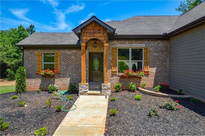 123 Oakwood Drive, Commerce, GA 30529