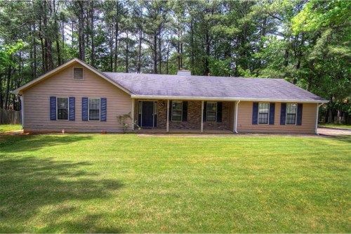 8859 Gardener Drive, Jonesboro, GA 30238
