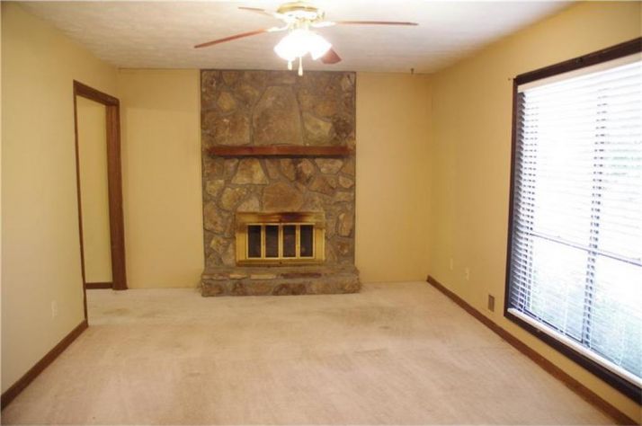 5040 Woodland Drive Nw, Kennesaw, GA 30152