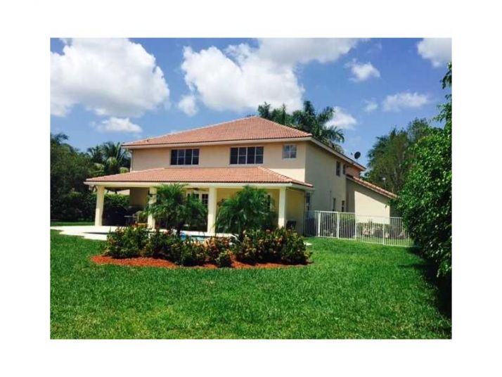 1437 Crossbill Ct, Fort Lauderdale, FL 33327