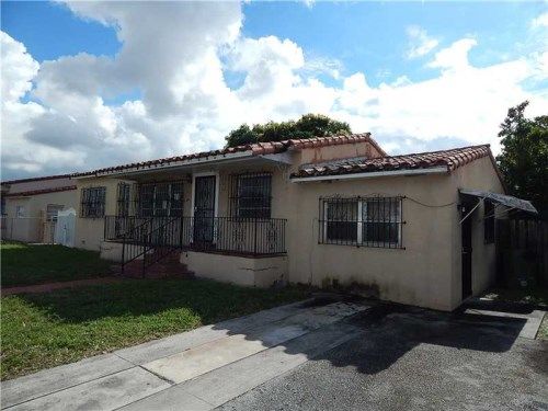 380 W 64th St, Hialeah, FL 33012