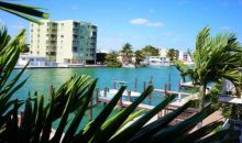 7930 Tatum Waterway Dr # 20 Miami Beach, FL 33141
