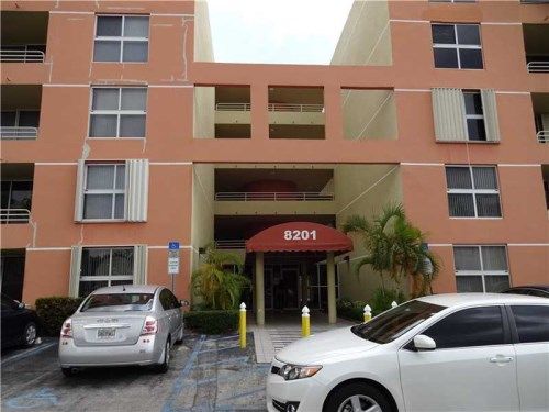 8201 NW 8th St # 1-509, Miami, FL 33126