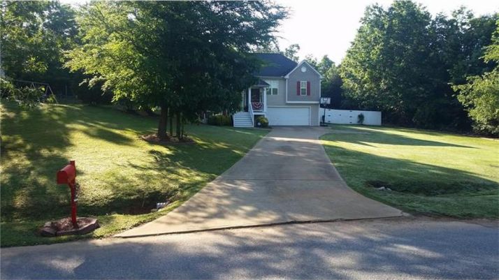 120 Dogwood Glen Drive, Aragon, GA 30104