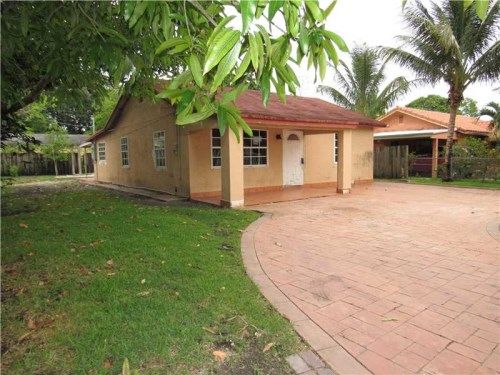 781 SE 4th Pl, Hialeah, FL 33010