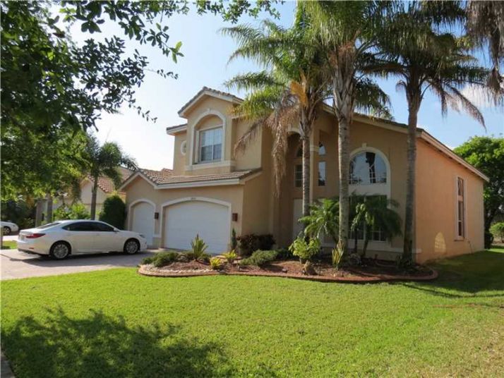 18672 SW 55th St, Hollywood, FL 33029