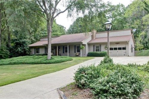 3940 Memorial Parkway, Kennesaw, GA 30152