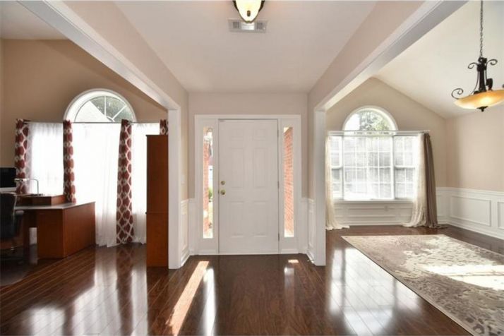 211 Sandhurst Court, Suwanee, GA 30024