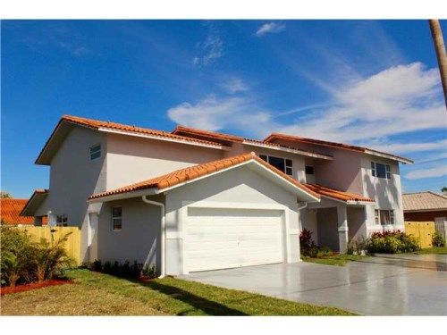 7621 NW 186th St, Hialeah, FL 33015