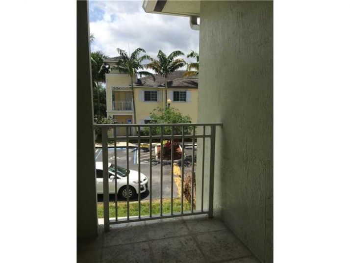 2731 NE 3rd Dr # 203, Homestead, FL 33033