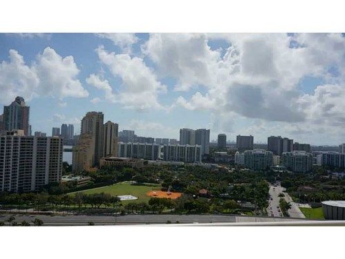 19501 W Country Club Dr # 2107, Miami, FL 33180