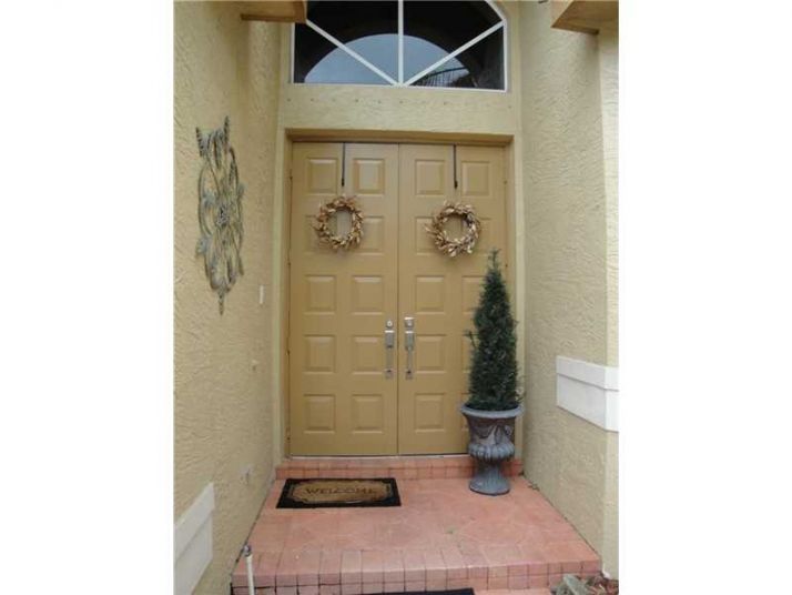 17321 SW 35th St, Hollywood, FL 33029