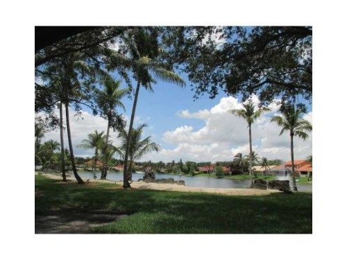 19833 NW 87th Ct, Hialeah, FL 33018