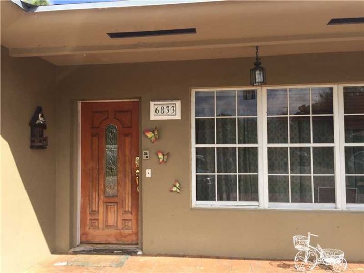 6833 SW 16th Ct, Hollywood, FL 33023