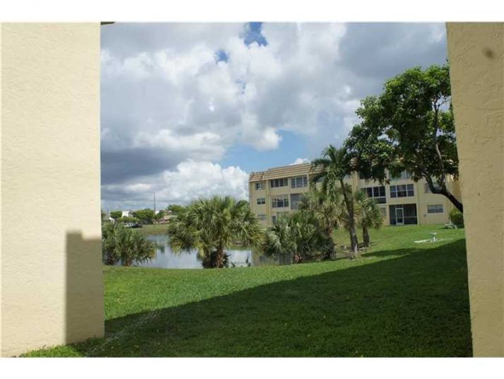 8280 Sunrise Lakes Blvd # 102, Fort Lauderdale, FL 33322