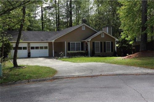 560 Wayside Drive, Lawrenceville, GA 30046