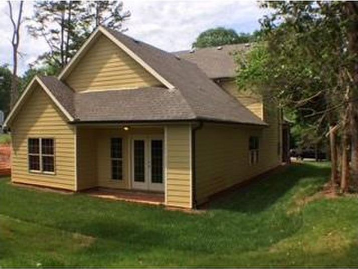 2463 Crestview Avenue, Decatur, GA 30032