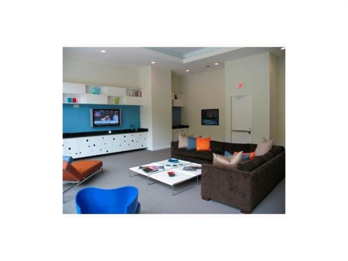 18800 NE 29th Ave # 302, Miami, FL 33180