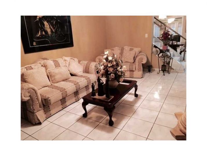 2675 E 7th Ave, Hialeah, FL 33013