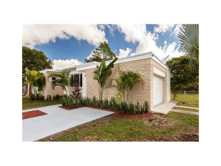 104 NE 18th St, Homestead, FL 33030