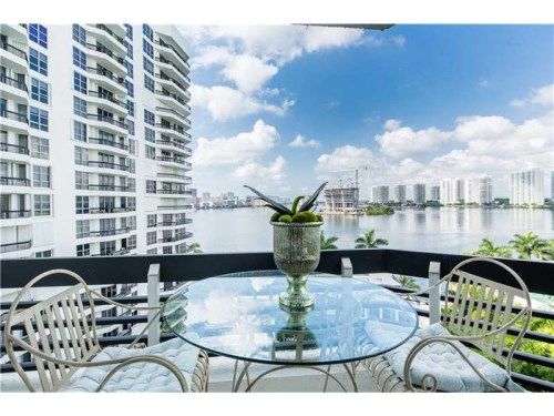 3600 Mystic Pointe Dr # 806, Miami, FL 33180