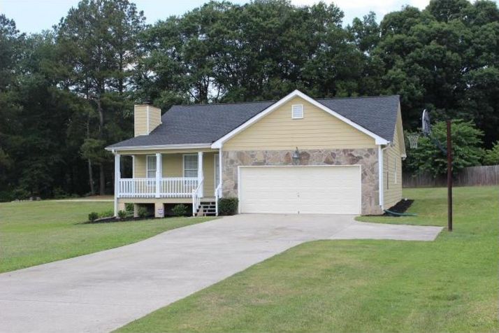 3071 Old Oak Drive, Loganville, GA 30052