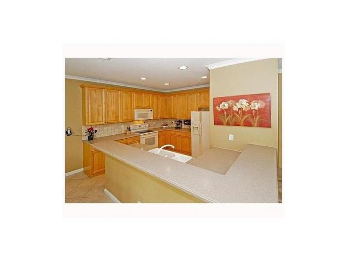 690 Bald Cypress Rd, Fort Lauderdale, FL 33327