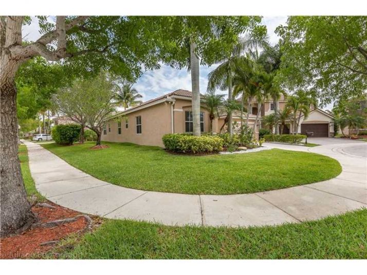 1164 Chenille Cir, Fort Lauderdale, FL 33327