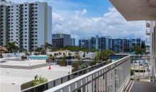 2751 S Ocean Dr # 405N Hollywood, FL 33019