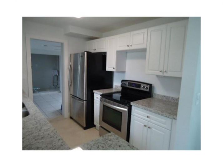 7801 FARRAGUT, Hollywood, FL 33024