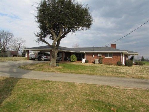 105 Pleasant Hill Circle, Martin, GA 30557