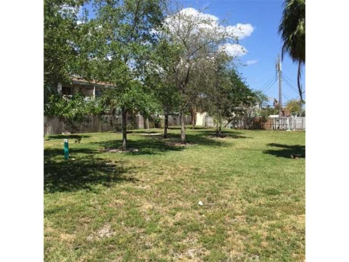 981 NE 169 St # 204, Miami, FL 33162