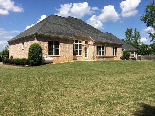 105 Cypress Street Ne, Calhoun, GA 30701