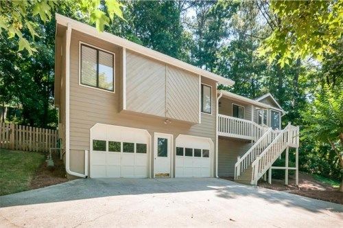 135 Farm Hill Circle, Roswell, GA 30075