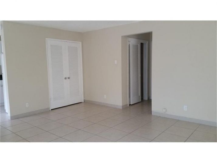 412 Sunset Dr # 1, Pompano Beach, FL 33062