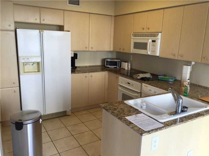 3370 NE 190th St # 315, Miami, FL 33180