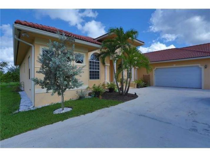 1640 NW 114th Ave, Fort Lauderdale, FL 33323