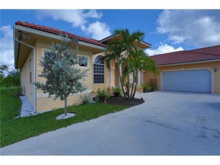 1640 NW 114th Ave, Fort Lauderdale, FL 33323