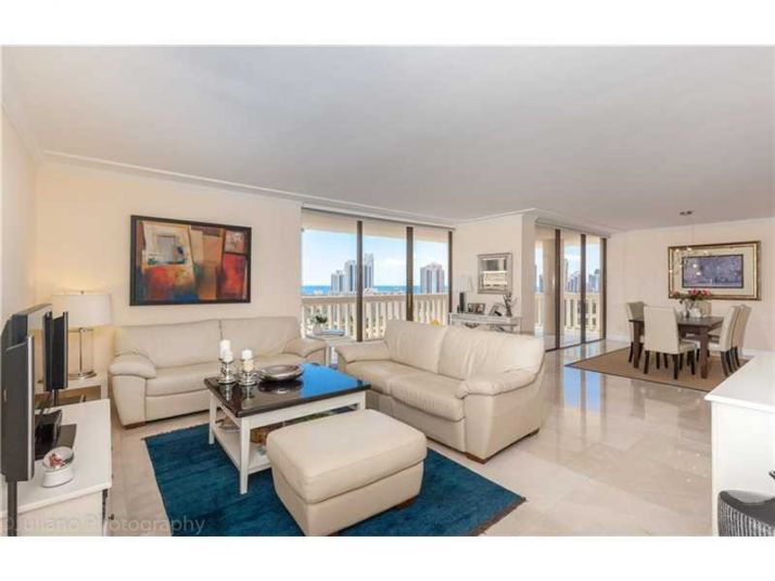 19707 Turnberry Way # 23E, Miami, FL 33180