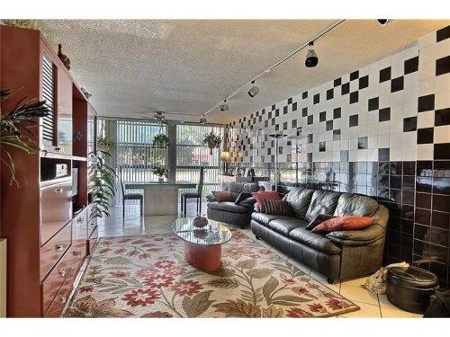 2000 Atlantic Shores Blvd # 108, Hallandale, FL 33009