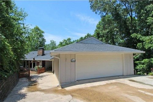 6470 Barberry Hill Drive, Gainesville, GA 30506