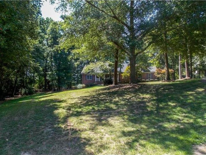 2 Brooks Drive, Stockbridge, GA 30281
