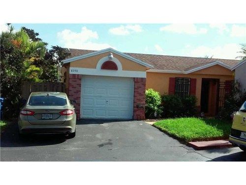 8350 NW 193rd Ln, Hialeah, FL 33015