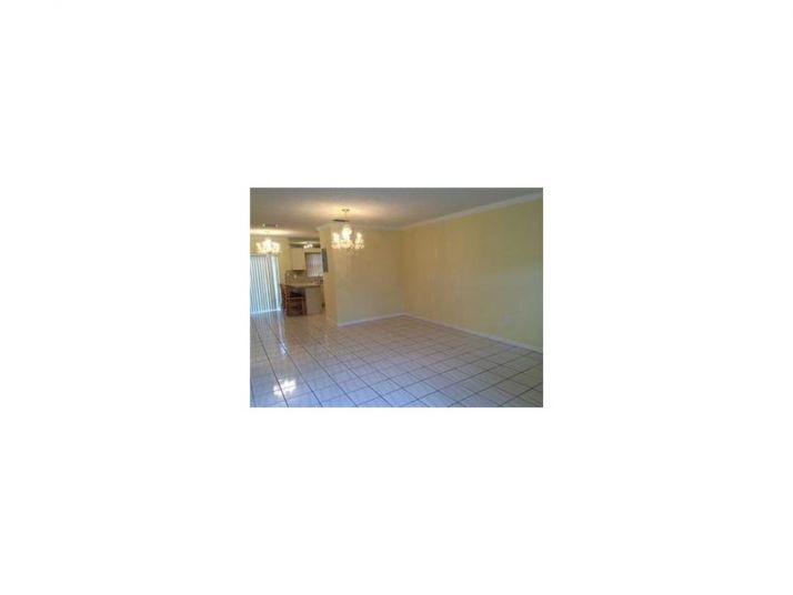 2050 NE 140th St # 4, Miami, FL 33181
