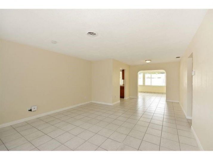 5130 SW 6th Pl, Pompano Beach, FL 33068