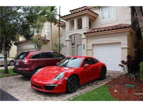 10922 NW 67th Ter, Miami, FL 33178