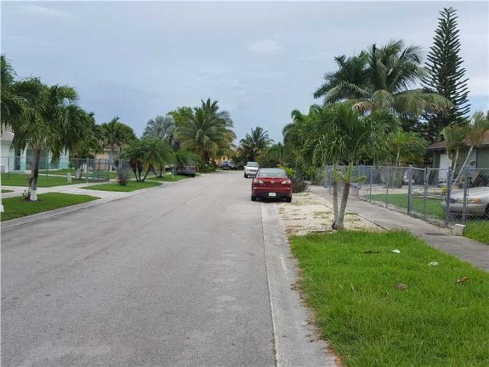 905 NW 4 LN, Homestead, FL 33034