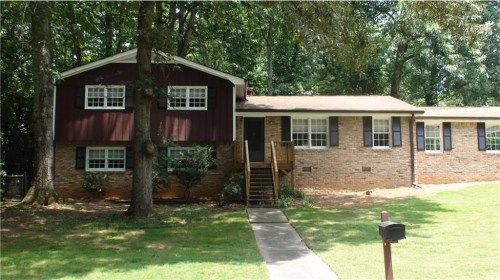 4984 Fitts Drive Ne, Roswell, GA 30075