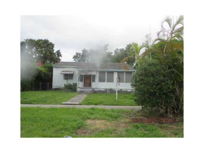 40 E 44th St, Hialeah, FL 33013