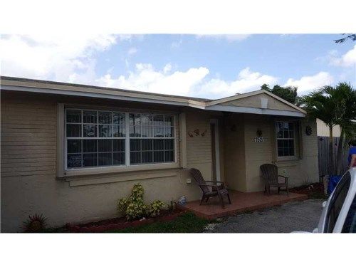 7521 Sheridan St, Hollywood, FL 33024